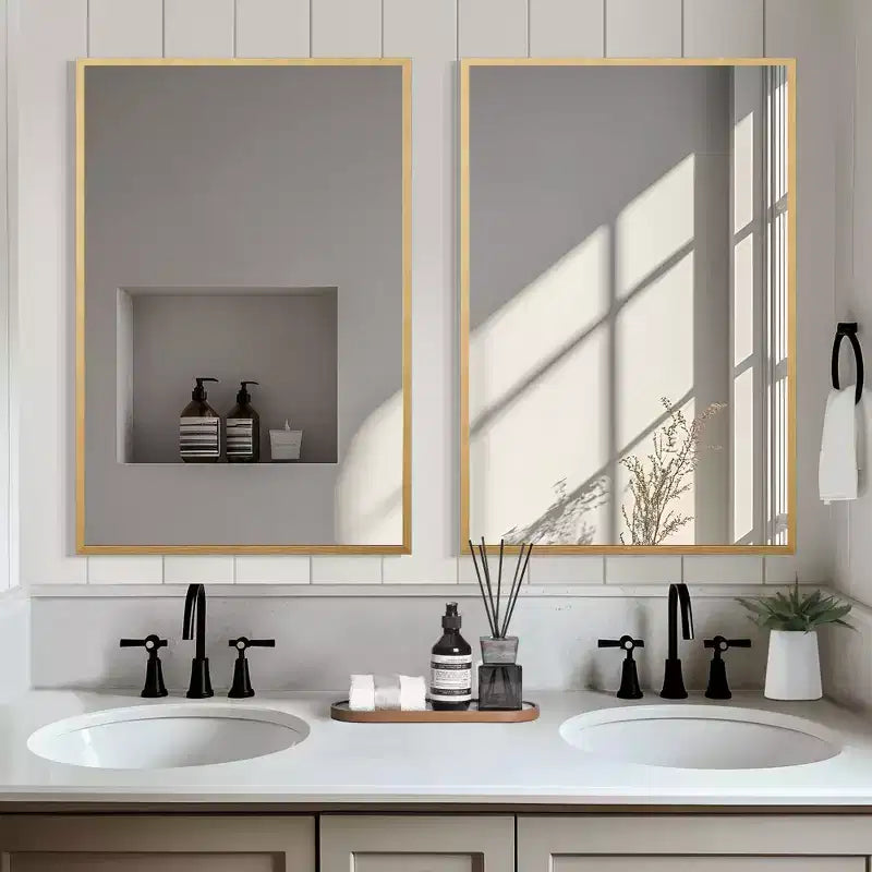Miroir rectangulaire sophistiqué en aluminium doré de 91 cm avec cadre fin