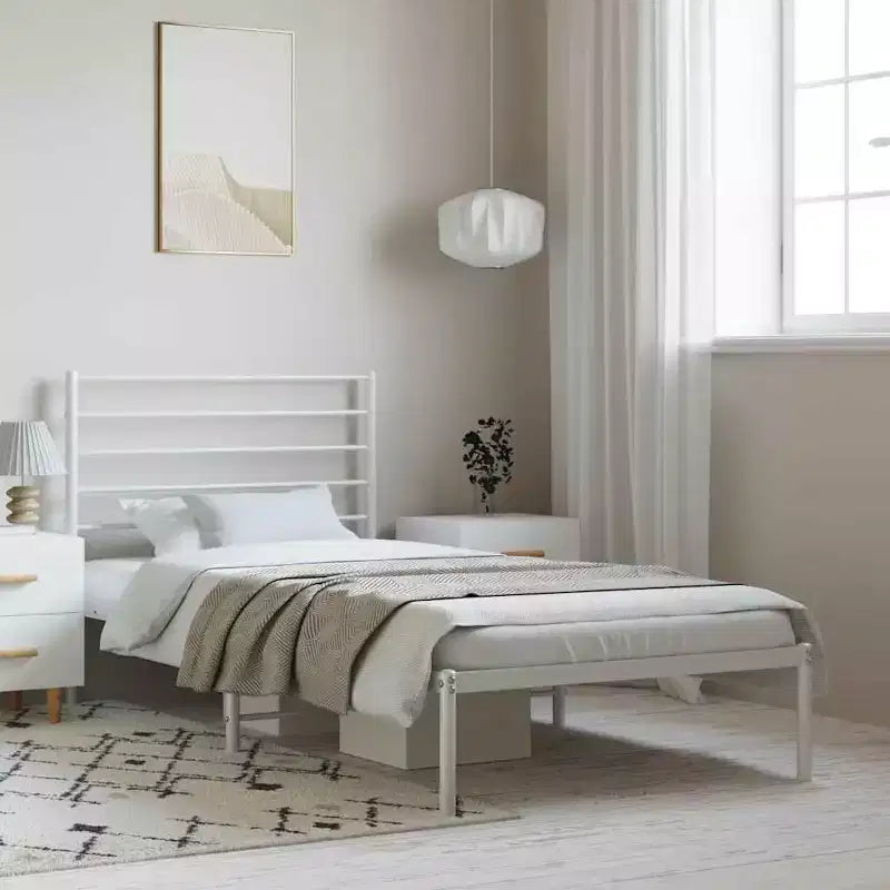 Cadre de lit en métal avec tête de lit et lattes, sans matelas