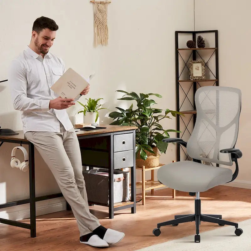 Comfortable Ergonomic Office Chair with Adjustable Features for Optimal Support and Relaxation.
