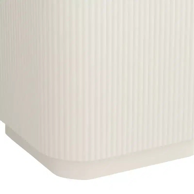 Table d'appoint plissée moderne blanche de 16 po de large